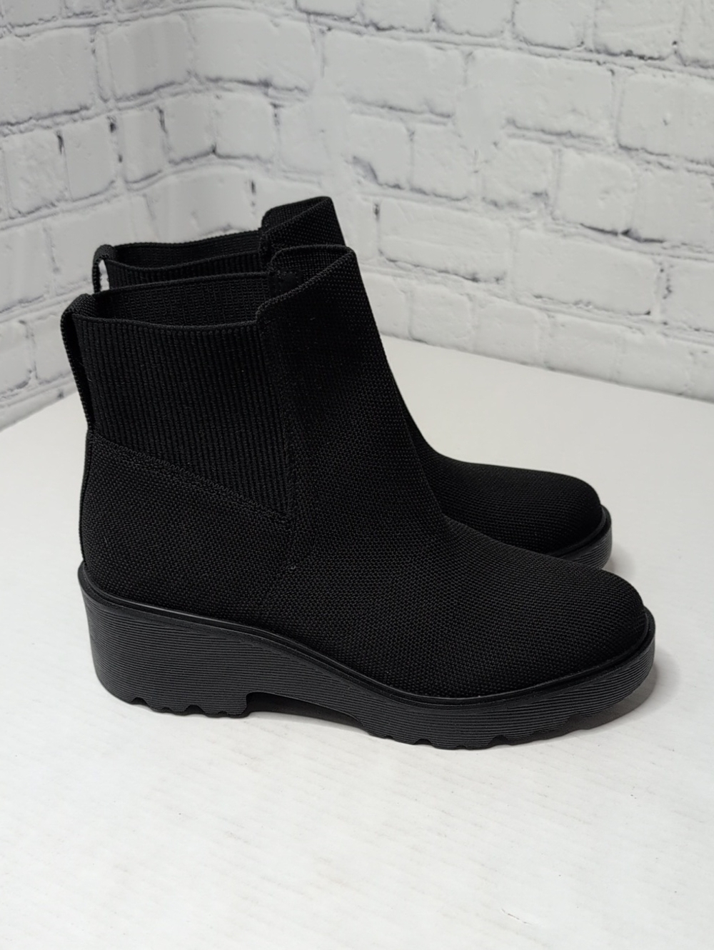 Vivaia Everly Round Toe Chunky Platform Travel Boots EU 40 US 9
